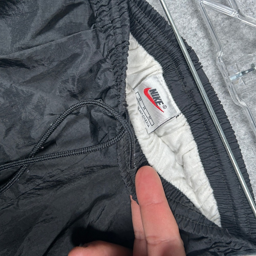 Vintage Nike Track Pants Mens M Black Windbreaker Joggers Swoosh Logo Baggy 90s - Picture 5 of 16